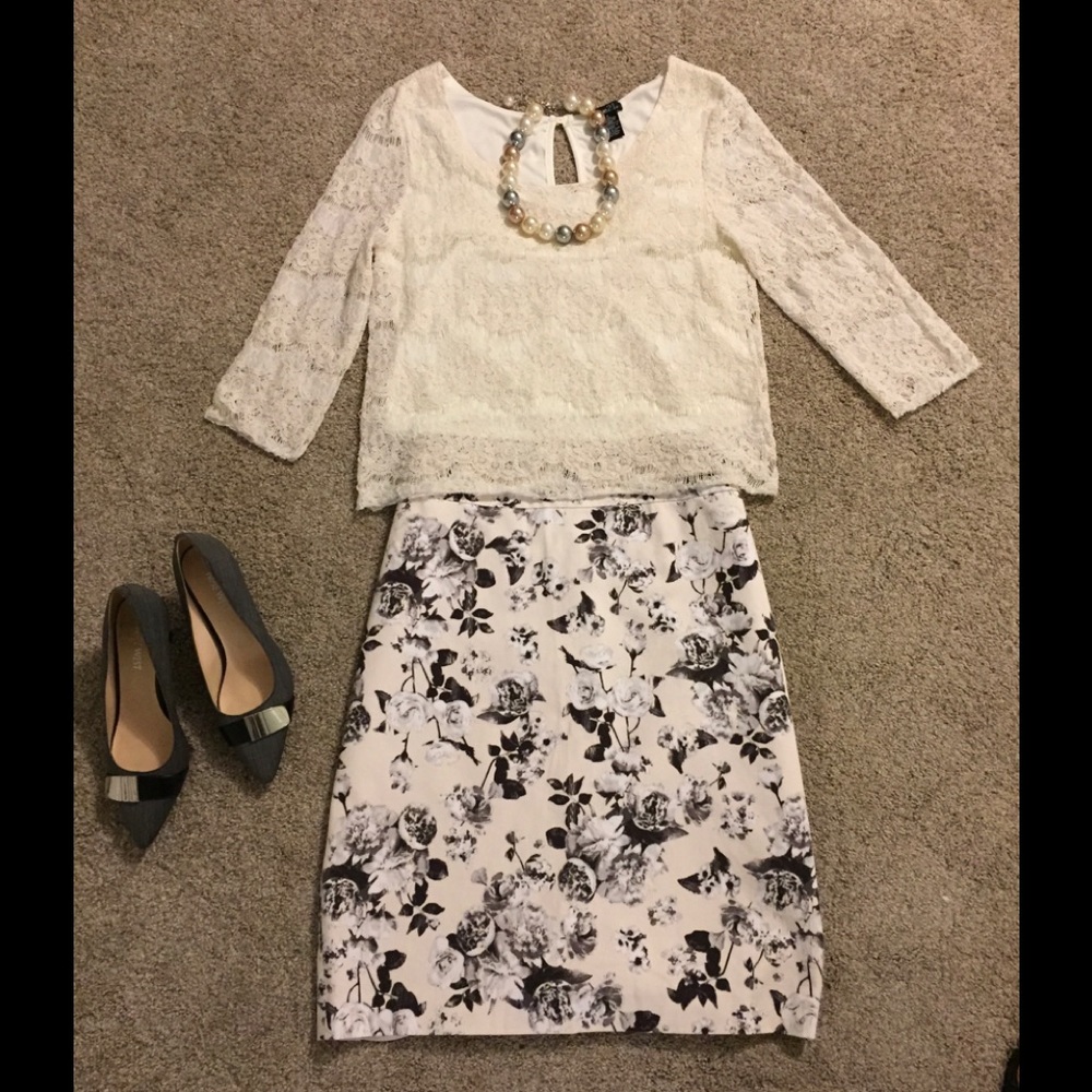 Chic Lord & Taylor Floral Skirt! 12P. Waist 35”